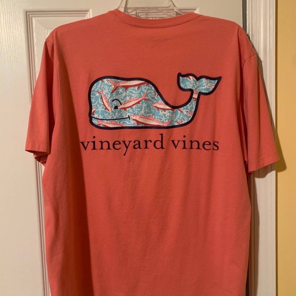 Vineyard vines t shirt